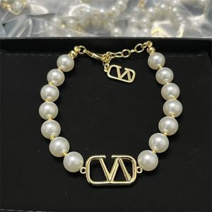 Woman Charm Bracelets V Letter Designer Brand Pearl Fashion Luxury Vlogo Chain Bracelet Jewelry Women Valentinolies Diamond Metal Bracelet 342