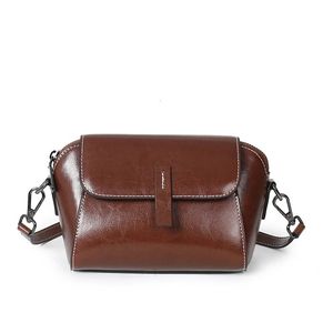Oil Wax Cowhide Leather Cross Body Small Bag for Women Fashionable and Versatile Shoulder Shell Hand Bag Ladies Casual Phone Bag 240229