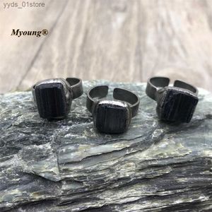 Pierścienie zespołowe 10pcs Gothic Square She Natural Black Tourmaline Jet Stone Vintage Regulowane pierścienie MY220708 L240305