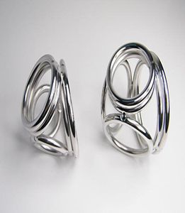 Novo estilo 4 furos masculino atraso bola maca galo anéis dois tamanho pode escolher metal fetiche retardado ejaculação anel pinheiros inlargment6319027
