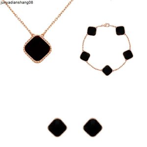 Naszyjnik designerski dla kobiety 4 pls/set koniczyna luksusowa biżuteria 9918# Naszyjniki wisiorek