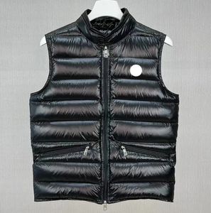 Designer Uomo Piumino stile frivolo Gilet Giacche Distintivo ricamato sul petto Capispalla caldi Cappotti invernali Etichette complete Hanno Nfc