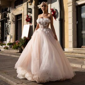 Stropplös modern bröllopsklänning för kvinnor 3D -applikationer ärmlösa pärlor dragkedja golvlängd tyll mantel de mariee
