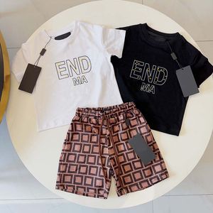 Designer baby barn tshirts shorts uppsättningar småbarn t skjortor pojkar flickor kläder set kläder sommar vit svart lyx tracksuit ungdomssportdräkt 2-10 år j0fj#