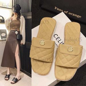 Slippers Xiaoxiangfeng Slippers 2023 New Lazy Square Square Teed Open Tee Slippers مع نصف النعال للنساء النعال السفلية الصيفية للنساء T240305