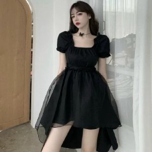 Klänning Swallowtail Dress Women's 2023 Summer Dark Puff Sleeve Mesh Design Sense Front Short Back Long Advanced Black Dress