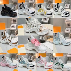 2024 Neue Designer -Sneaker Mode lässige Schuhe Erhöhung des Erzlights Top Schuh Dad Sneakers Luxury Runner Trainerin Dicke Plattform Casual Flats Wildleder