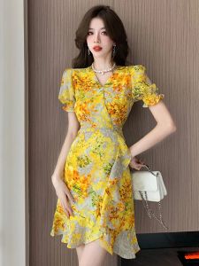 Klänning sommar chiffong kort semester klänning kvinnor elegant ganska gul tryck sexig vneck slim mini aline mujer vestidos gata kläder