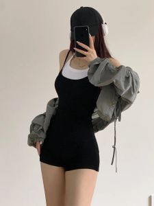 Ställer in TVVovvin 2023 Ny High Street Sexig Fake Two Piece Sling Jumpsuit Women's Outwear Fitness Jumpsuit Yoga Casual Sports Shorts Qkx0