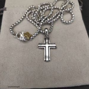 Naszyjnik krzyżowy dla mężczyzn biżuteria retro retro vintage projektant biżuterii łańcuch męski srebrne naszyjniki man łańcuchy