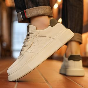 High Quality Men Casual Shoes Genuine Leather Mens Sneakers Handmade Male Vulcanize Shoes Luxury Lightweight Outsole Fashion Skate Footwear Trainers AA0036