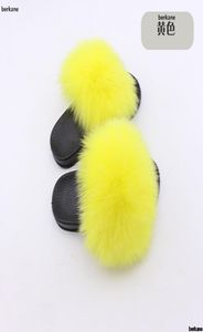 Riktiga tofflor Kids Winter Fur Child Home Slides Girls Sliders Raccoon Fluffy Chinelo Flats Beach Summer Children Indoor7716641