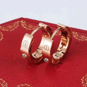 Gold Diamond Stud örhängen Titanium Steel Love Earrings For Women Exquisite Simple Fashion 18K Rose Gold Designer Girl Jewelry Gifts