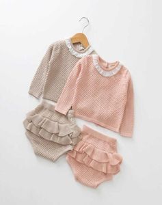 Neonate Abiti autunno e inverno Nuovo designer coreano Moda bambini Maglione lavorato a maglia Top Pantaloni corti Due pezzi Abiti Set H0183087862