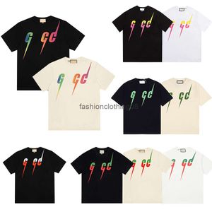 2024SS Erkek Tasarımcı T-Shirt Lüks Marka Tişörtleri Bıçak Baskı Erkekleri Kadın Kısa Kollu Tees Yaz Gömlekleri Hip Hop Sokak Giyim Üstleri Şort Giysileri