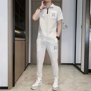 Tute da uomo Estate Seta ghiaccio Tuta casual Uomo Gioventù Versione coreana della maglietta a maniche corte a righe di tendenza Camicia Pantaloni Tuta Due S J240305