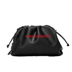 Leather Cluth Bags Botteg Veneta Pouch Bag Yijinyuan Womens Bag Song Huiqiao Pleated Cloud Bag Genuine Leather Underarm Bag Single Shoulder Crossbodyhave logo HBAH