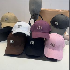 Erkekler ve Kadınlar İçin Lüks Beyzbol Kapağı Kadınlar Rhinestone Mektup Top Şapka Kapakları Casquette Unisex Katı Nakış Mektubu Baskı Takılmış Güneş Kapakları