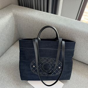 24SS Designer femminile vintage Denim Blue Borse Bags Multi Pochette Grandbag per esterni di grande capacità Tendenze Shopping Shopping Pacchetto Crossbody ascelle 36x30cm