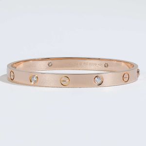 Klassisk rund briljant snitt naturliga diamanter 18k rent guldarmband 18k kärlek armband armband armband 18k riktiga guld smycken