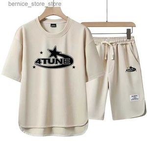 Pantaloncini da uomo Y2K Xingxin stampati T-shirt estiva da uomo e pantaloncini set da due pezzi da uomo abbigliamento sportivo casual retrò hip-hop abbigliamento sportivo ampio Q240305