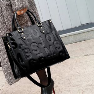 Borse di lusso Big Women Bags Designer Bilancia Lettera ad alta capacità Crossbody per spalla da viaggio di moda 240301