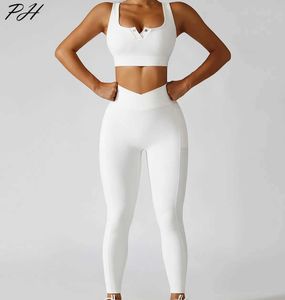 Womens Tracksuits 2piece seamless womens track and field suit yoga set ribbed running exercise sportswear gym attire fitness bra high waisted leg sports J240305