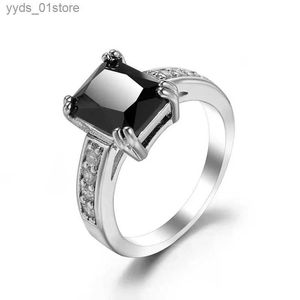 Band Ringe Quadrat Schwarz Zirkon Verlobungsring Persönlichkeit Einfache Weibliche Hand Schmuck Romantische Valentinstag Geschenk L240305