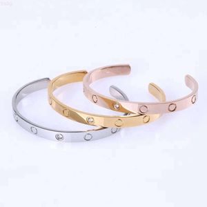 Bracciale di coppia di gioielli d'amore di design di lusso Bracciale da donna a forma di C Bracciale d'amore con vite C Lettera Bracciale per amanti in acciaio inossidabile 316LS