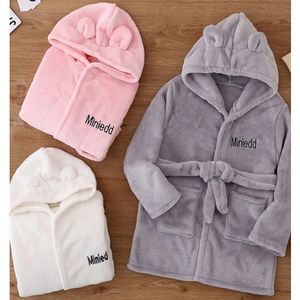 Accappatoio in velluto per bambini Neonate maschi Pigiami caldi Indumenti da notte con cappuccio Autunno Inverno Bambini Abiti da cartone animato Addensare Homewear 240228