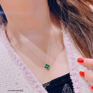Band Diamond 5a Kvalitet Fyra Leaf Clover Necklace Natural Shell Gemstone Gold Plated 18K Designer för Woman T0p Advanced Materials Luxury Classic Style