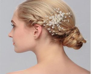 2019 Copricapo da sposa moderno Accessori da sposa Piatto di perle a mano Gioielli in cristallo da sposa Bastoncini per capelli per la festa Shining6985929