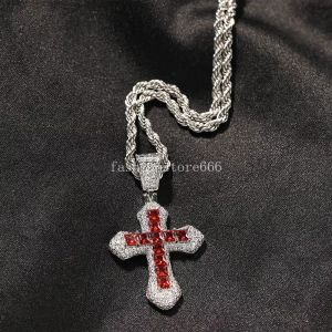 Nuova collana con croce in zirconi blu Moda hip-hop Industria pesante Collane con ciondolo con diamanti Incorporamento di catene di maglione versatili Catene intrecciate