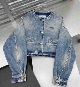 Kurtki damskie mody dżinsowe kurtki dla kobiet osobowość krótko cięta nit chłopak Jean Coat 240305