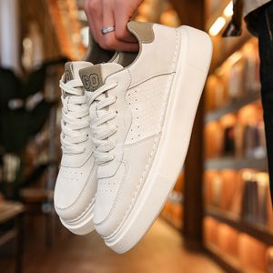 High Quality Men Casual Shoes Genuine Leather Mens Sneakers Handmade Male Vulcanize Shoes Luxury Lightweight Outsole Fashion Skate Footwear Trainers AA0026