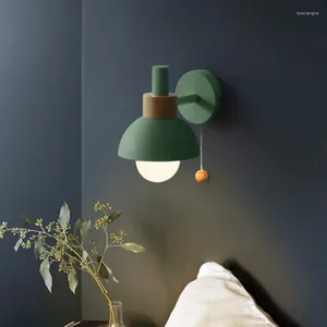 مصباح الجدار بجانب السرير LED مع مفتاح Nordic Modern E27 Wood Sconce Lights مصابيح حماية العين لطيف لغرفة النوم