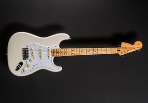 Headstock reverso atualizado Jimi Hendrix Branco Guitarra Elétrica Creme Single Coil Pickups Maple Fingerboard Dot Inlay Especial Gravado Placa de Pescoço Vintage Tuners
