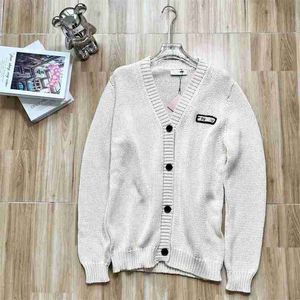 designer Miu's Autumn New Academy Style Letter Embroidery Loose Knitted V-neck Cardigan Sweater Coat for Women B75T