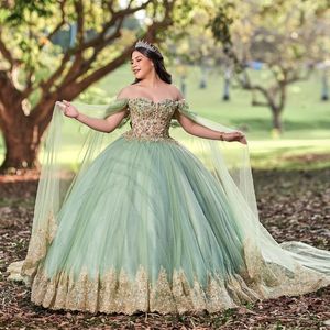 Sage Green Sparkly Quinceanera Dress 2024 Ball Gown Gold Applicies spetspärlor tull puffy kjol söt 15 16 klänning vestidos