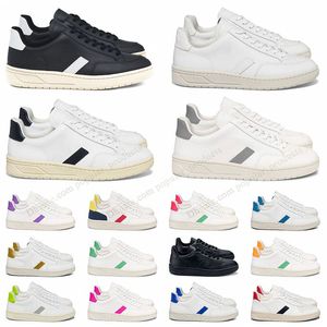 Coppia V Designer Scarpe casual Canvas Mocassini da donna da uomo Classico bianco e nero Unisex Luxury Plate-forme Sneaker sportiva a righe bianche e nere Skate Trainer