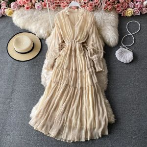 Kleid V-ausschnitt Midi Kleider Für Frauen Beige Maxi Robe Böhmischen Gefaltete Puff Lange Ärmel Strand Rüschen Tunika Vestidos de Mujer Kleidung