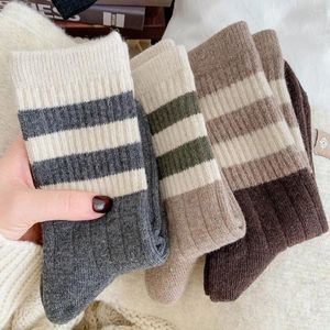 Women Socks 6 Par Autumn/Winter Women's Thick Strumps Randig Mid-tube Vintage