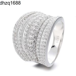 Fina smycken Dubai -stil GLAMT GLAM RHODIUM Hiphop Luxury S925 Silver Iced Out Paled VVS Moissanite Diamond Ring for Women