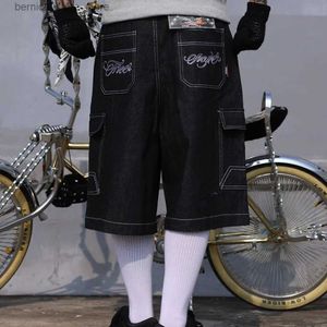 Pantaloncini da uomo Hip Hop Ricamo estivo floreale Baggy sopra i jeans al ginocchio Pantaloncini da uomo Tasche larghe vintage sulle gambe Pantaloni denim oversize a cinque punte Q240305