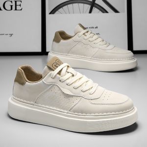 Högkvalitativa män casual skor äkta läder män sneakers handgjorda manliga vulkanisera skor lyxiga lätt yttersula mode skate skor tränare aa0009