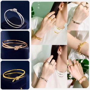 Designer Bracelet Gold Ladies Stainless Steel Knot Smooth Couple Fashion Luxury Jewelry Valentine s Day Wholesale