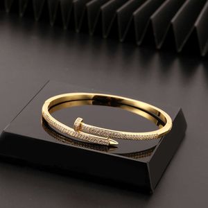 Braccialetti di gioielli di moda zircone micro inserisci bracciale per unghie per unghie placcata vera oro per donne migliori amici regalo
