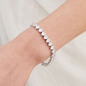 Bracciale tennis a catena per San Valentino a forma di cuore minuscolo placcato in argento con zirconi cubici per accessori da sposa per donna