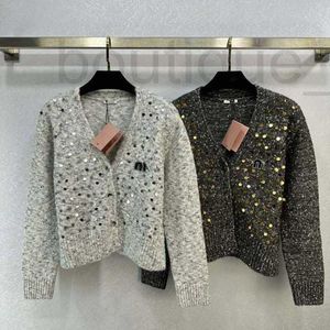 Mulheres malhas camisetas marca de designer início da primavera nova Nanyou Miu alfabeto de diamante laminado a quente pode ser doce, salgado, reduzir a idade e estilo de academia feminina Cardigan de lã ZM2I