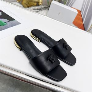 En kaliteli tasarımcı güzellik kafa sandaletleri ünlü medusa terlikleri lwo topuk ayakkabıları lüks sanal deri moda kadınlar dfre3